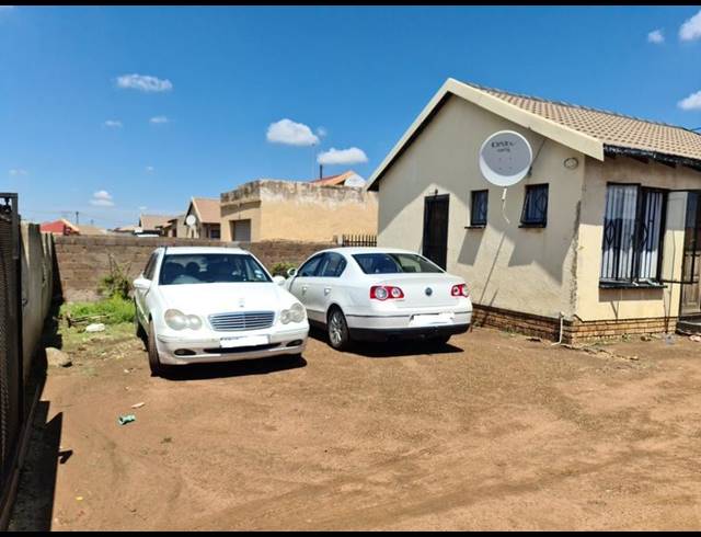 2 BEDROOM HOUSE FOR SALE IN PALM SPRINGS